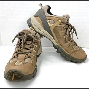 Vasque Mantra Vibram Leather Hiking Shoes 9.5
